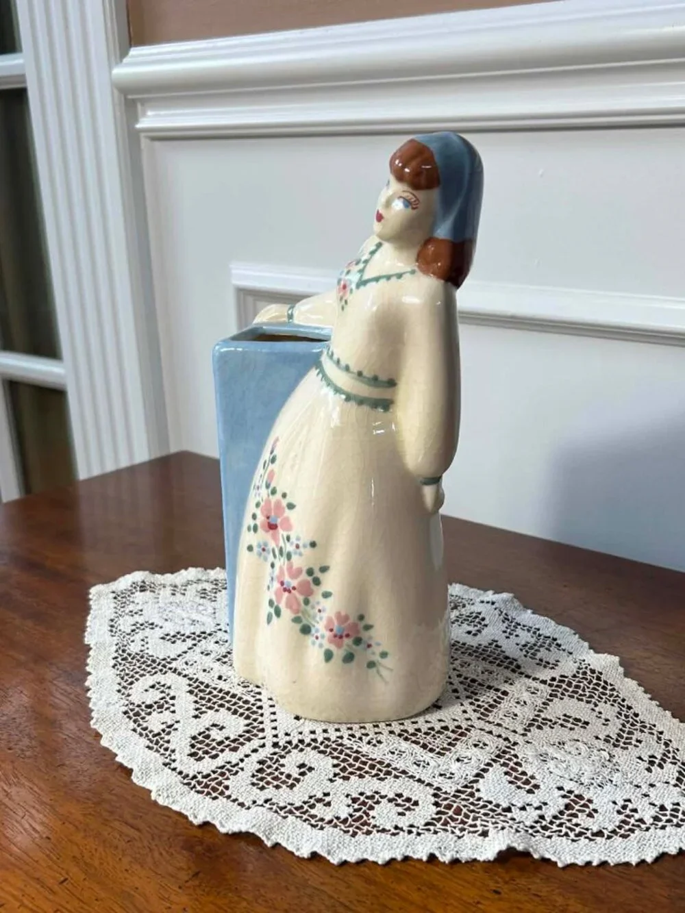 Vintage 1940s Weil Ware California Pottery Country Girl Figurine Vase 10” - Orig
